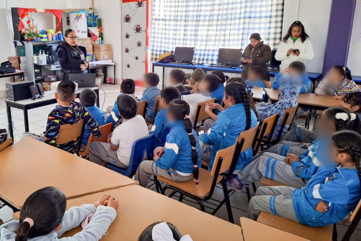 Policía de la capital fortalece la confianza con plática de prevención en primaria ‘Héroes de Chapultepec’ de Ocotlán